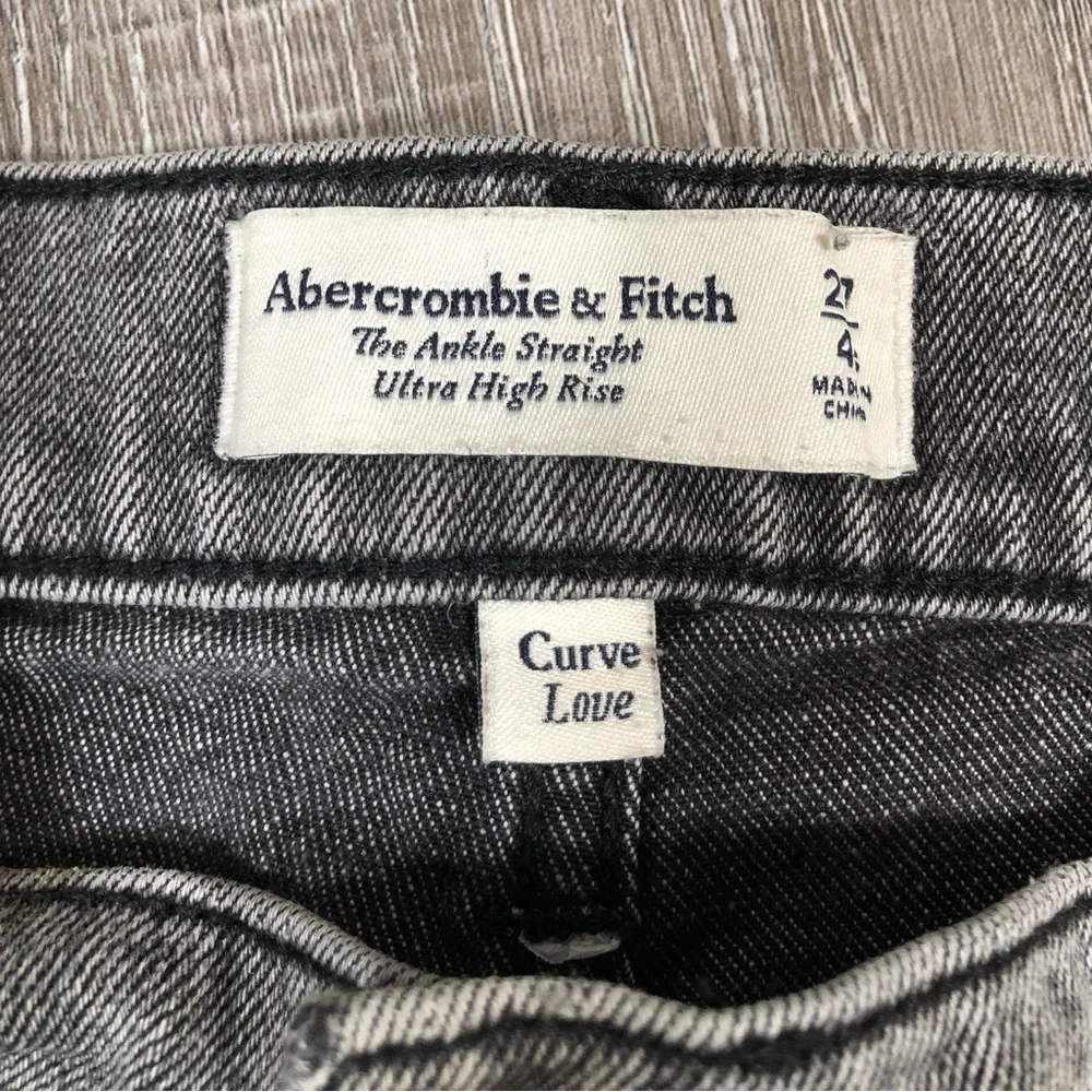 Abercrombie & Fitch Women’s The Ankle Straight Ultra High Rise Jeans Size 27/4